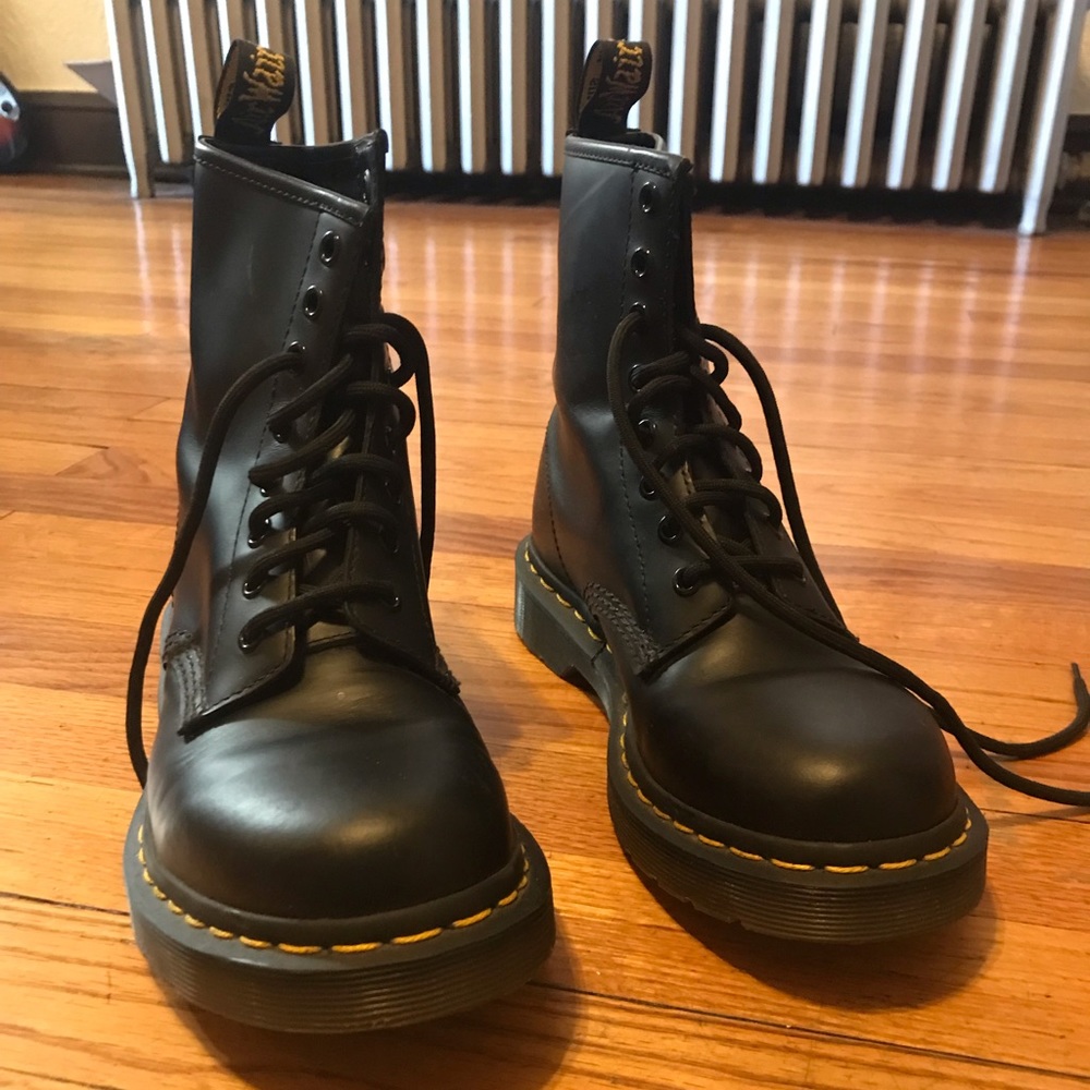 Dr. Martens Classic Boots Size US 7 / UK 5